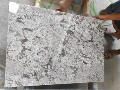 Bianco Antico granita Bar na vrhu