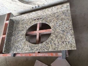 Žuti vrhovi od butterfly granita