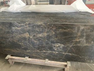 Prostorna marmorna minibar jedinica