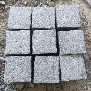 Tamno sivi granitni kaldrme